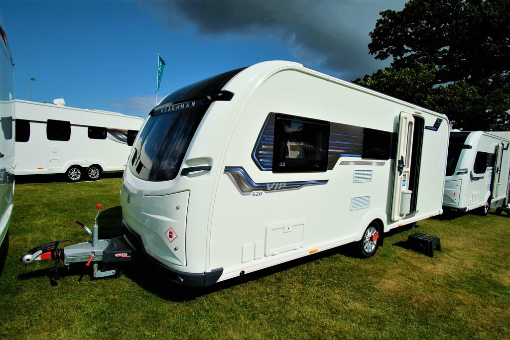 2020-coachmen-beyond-class-b-motorhome-camper-van-reviews